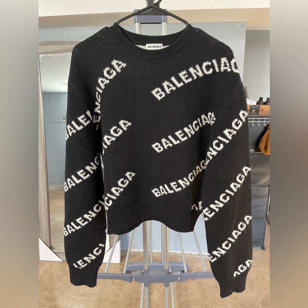 Cropped Balenciaga Sweater